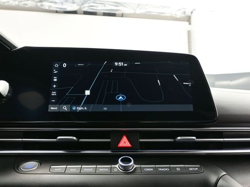 Certified 2025 Hyundai Elantra SEL image 19