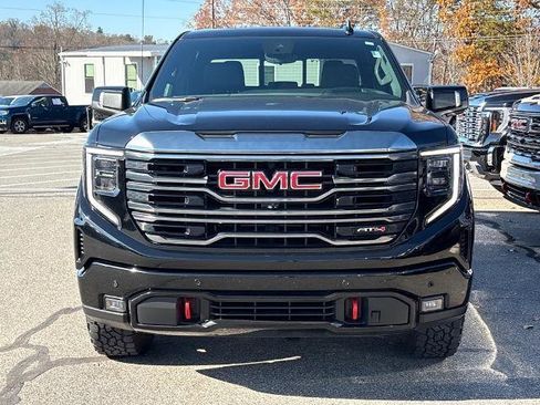 Used 2022 GMC Sierra 1500 AT4 w/ AT4 Premium Package image 3