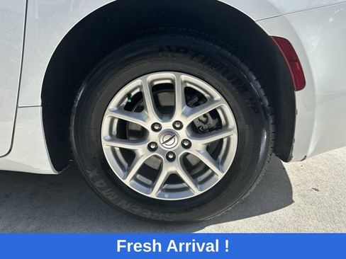 Used 2023 Chrysler Voyager LX image 11