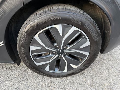 Used 2022 Kia EV6 Light image 27