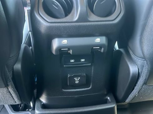 Used 2026 Jeep Wrangler Unlimited Rubicon AWD/4WD image 21