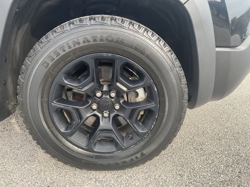 Used 2021 Jeep Cherokee Trailhawk w/ Trailer Tow Group image 35