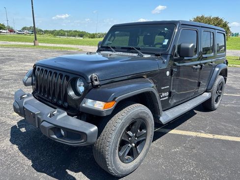 Used 2020 Jeep Wrangler Unlimited Sahara w/ Dual Top Group AWD/4WD image 1