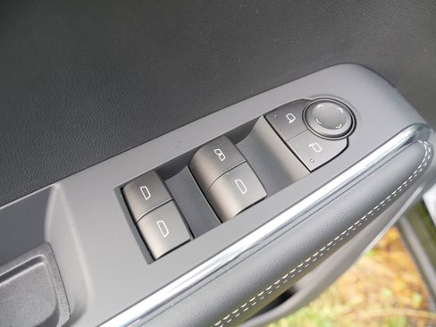 New 2025 GMC Acadia Elevation w/ Elevation Premium Package image 17