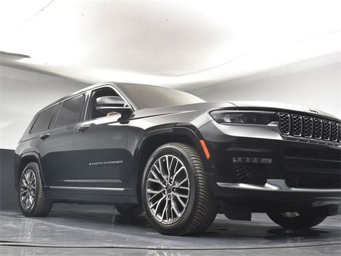 Used 2023 Jeep Grand Cherokee L Summit image 35