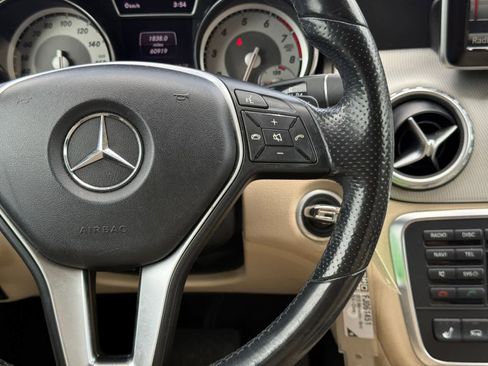 Used 2015 Mercedes-Benz GLA 250 4MATIC image 11