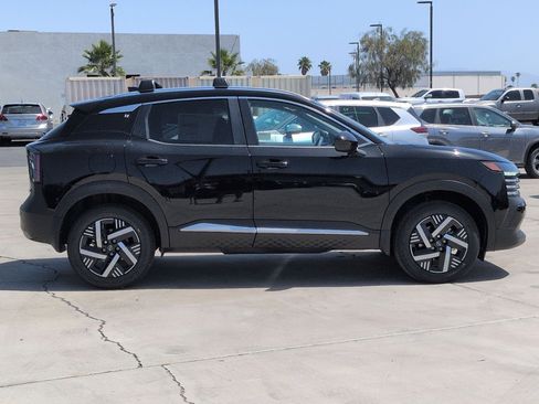 New 2026 Nissan Kicks SV w/ Charging Package FWD image 5