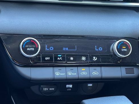 New 2026 Hyundai Elantra Hybrid FWD image 18