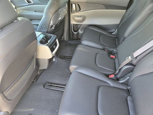 New 2026 Kia Carnival EX FWD image 19