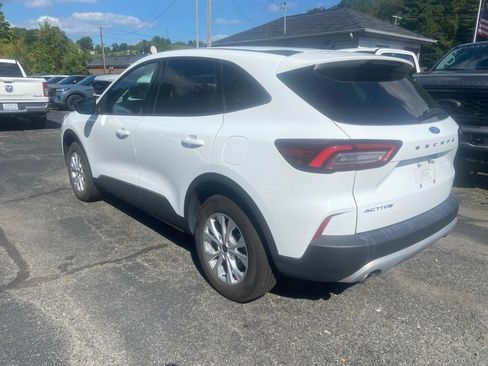 Used 2025 Ford Escape Active AWD/4WD image 10