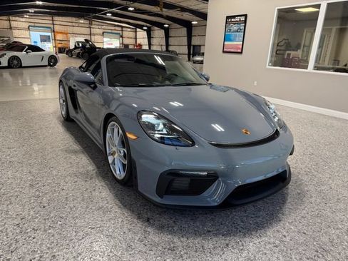 Used 2023 Porsche 718 Boxster Spyder RWD image 31