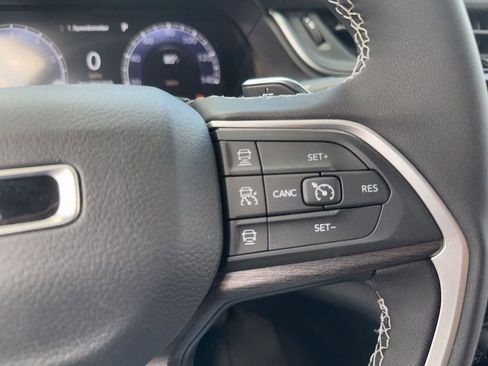 New 2025 Jeep Grand Cherokee L Limited w/ Luxury Tech Group II RWD image 19