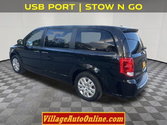 Used 2019 Dodge Grand Caravan SE w/ UConnect Hands-Free Group FWD image 2
