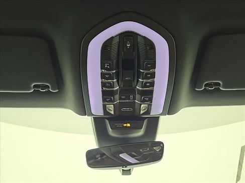 Certified 2025 Porsche Macan image 23