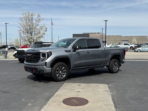 Used 2024 GMC Sierra 1500 AT4 w/ AT4 Premium Package image 5