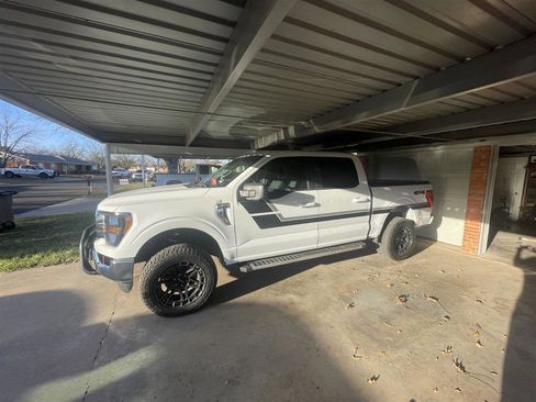 Used 2023 Ford F150 XLT image 2