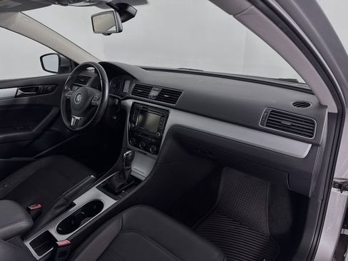 Used 2013 Volkswagen Passat 2.5 SE image 28