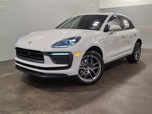 New 2026 Porsche Macan image 1