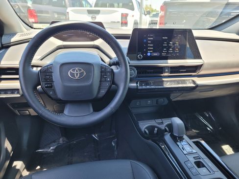 Used 2024 Toyota Prius XLE FWD image 17