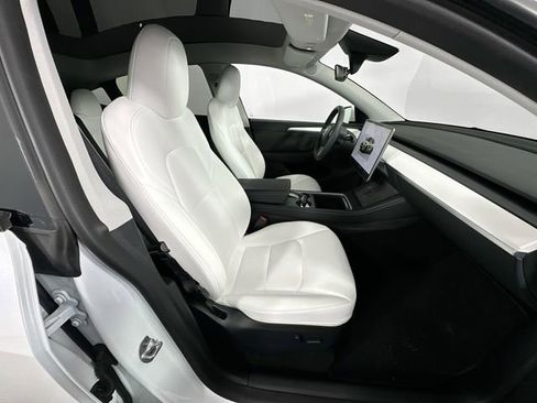 Used 2023 Tesla Model Y Long Range image 24