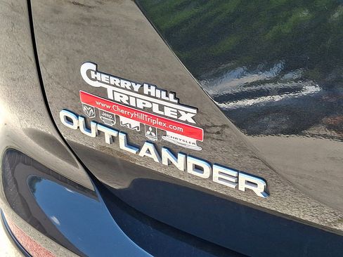 Used 2022 Mitsubishi Outlander SE AWD/4WD image 17