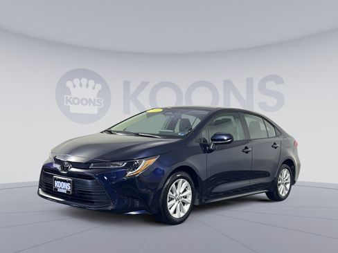 Used 2025 Toyota Corolla LE w/ LE Premium Package FWD image 1