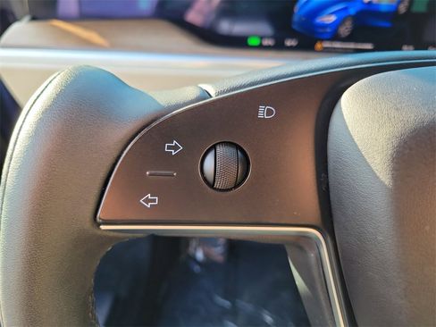 Used 2022 Tesla Model S image 5