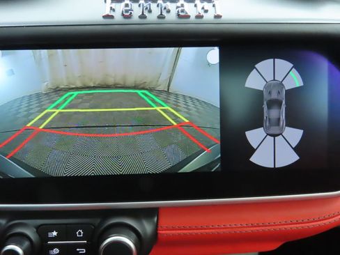 Used 2019 Ferrari Portofino image 24