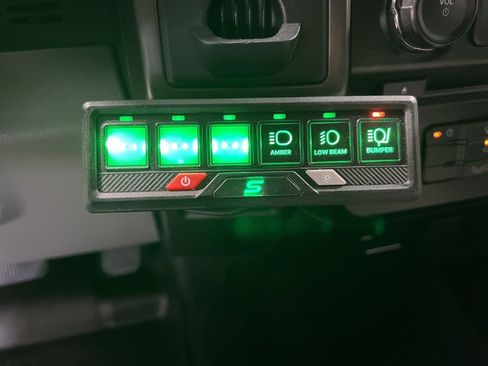 Used 2017 Ford F150 XLT image 28