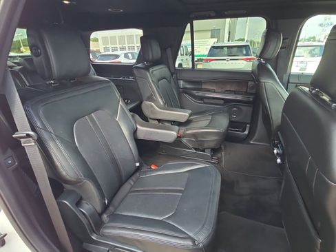 Used 2018 Ford Expedition Limited w/ Equipment Group 302A RWD image 19