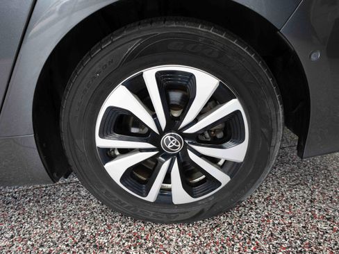 Used 2018 Toyota Prius Prime Advanced FWD image 28