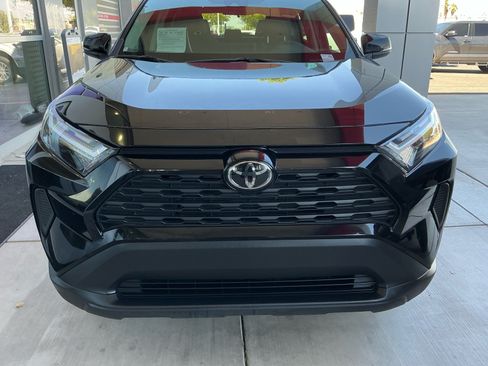 Used 2025 Toyota RAV4 XLE AWD/4WD image 23
