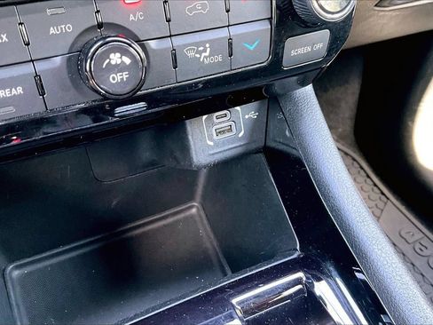 Used 2024 Jeep Compass Trailhawk AWD/4WD image 15