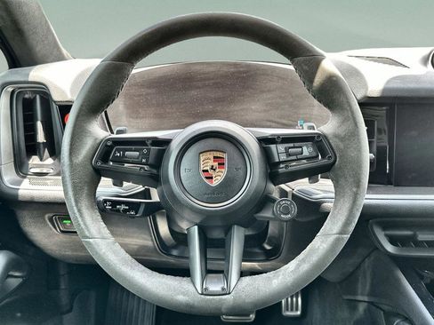 Used 2024 Porsche Cayenne S AWD/4WD image 26