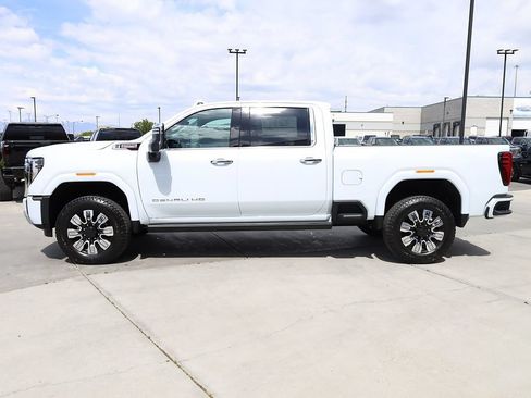 New 2026 GMC Sierra 3500 Denali w/ Denali Reserve Package AWD/4WD image 3