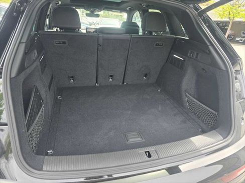 Certified 2025 Audi Q5 2.0T Premium image 17