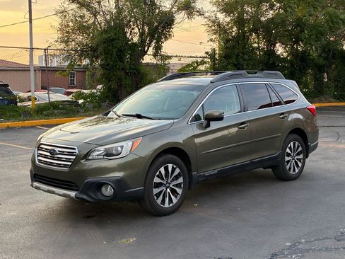 Used 2015 Subaru Outback 2.5i Limited AWD/4WD image 2