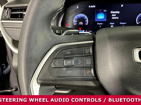 Used 2023 Jeep Grand Cherokee L Laredo AWD/4WD image 11