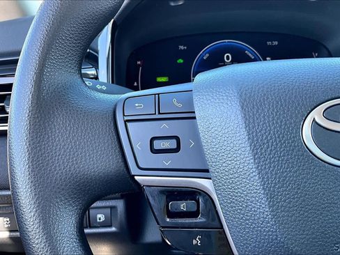 Used 2025 Toyota Camry LE FWD image 23