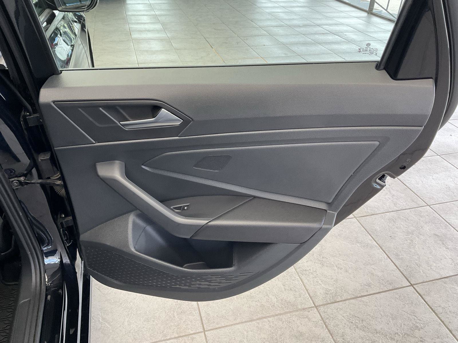 Used 2023 Volkswagen Jetta Sport FWD image 15