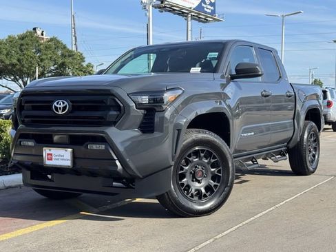 Certified 2025 Toyota Tacoma SR5 AWD/4WD image 2