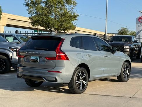 Used 2022 Volvo XC60 B5 R-Design FWD image 5