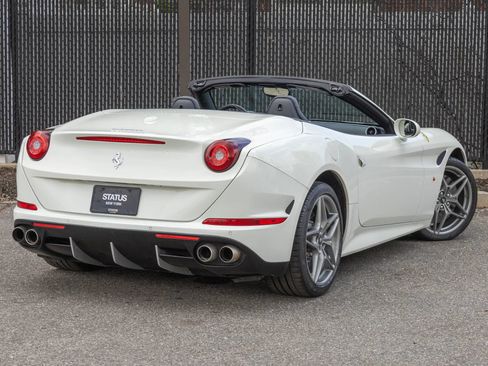 Used 2016 Ferrari California T RWD image 42