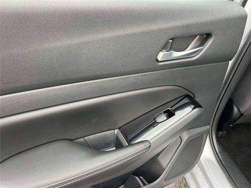 Certified 2021 Nissan Altima 2.5 SV w/ SV Premium Package image 17