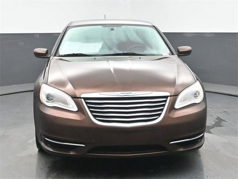 Used 2012 Chrysler 200 Touring image 8