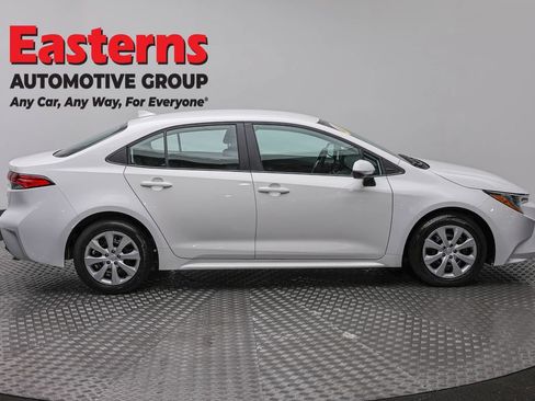 Used 2026 Toyota Corolla LE FWD image 4