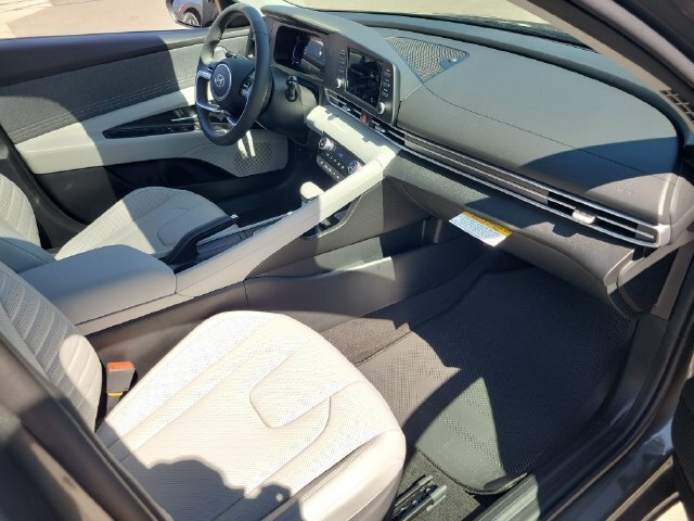 New 2026 Hyundai Elantra SEL Sport FWD image 20