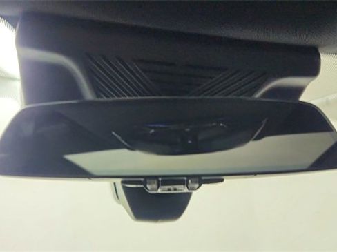 Used 2024 BMW 740i w/ Premium Package image 59