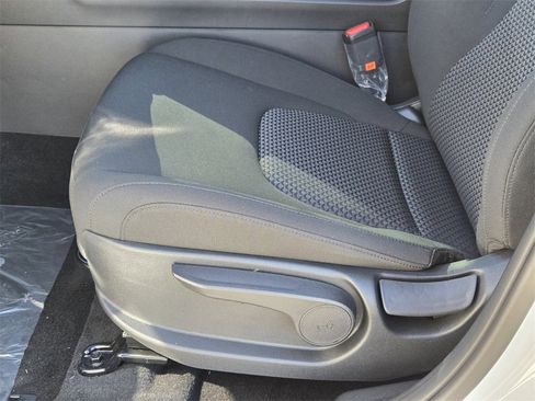 New 2026 Kia Sportage LX image 17