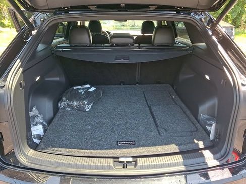 Used 2024 Volkswagen Atlas Cross Sport SEL R-Line AWD/4WD image 29